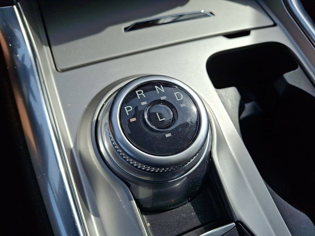 Used 2023 Ford Explorer XLT w/ Equipment Group 202A AWD/4WD image 16