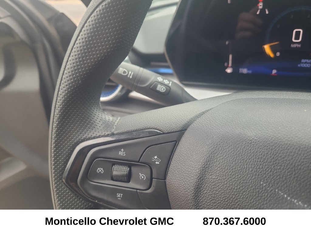 Used 2025 Chevrolet Trax LT FWD image 17