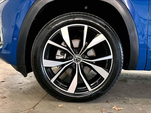 Used 2025 Volkswagen Atlas SEL Premium R-Line image 11