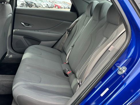 Used 2024 Hyundai Elantra SEL image 12