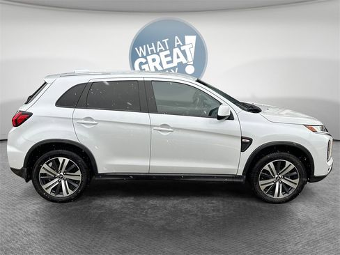 Used 2022 Mitsubishi Outlander Sport ES image 2