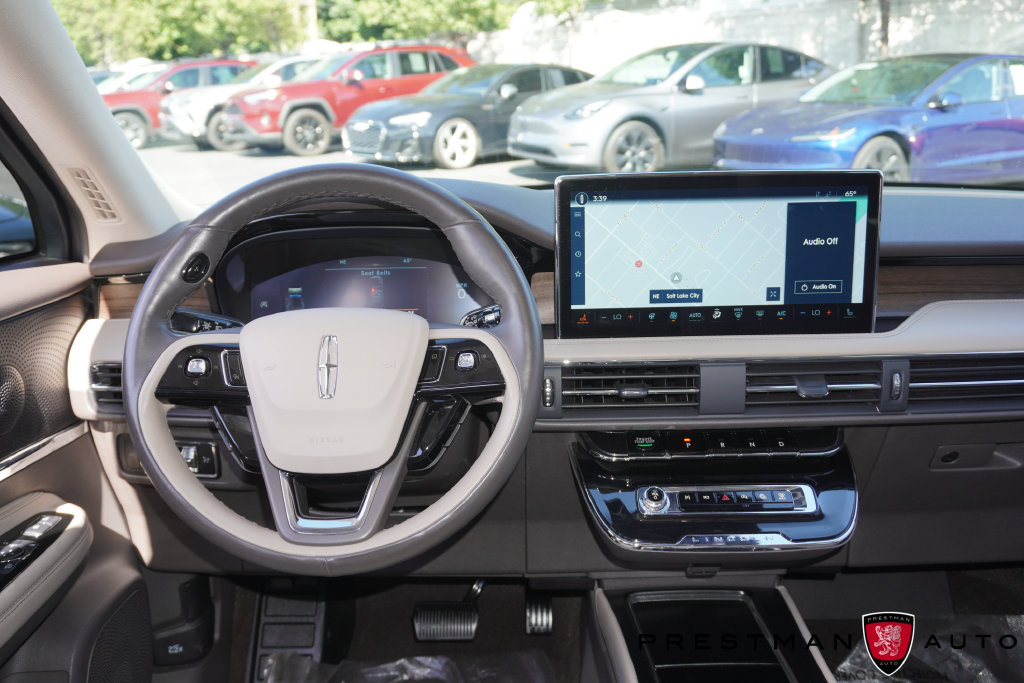 Used 2023 Lincoln Corsair Reserve w/ Equipment Group 201A AWD/4WD image 2