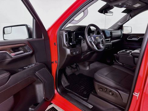 Used 2024 Chevrolet Silverado 1500 LT AWD/4WD image 3