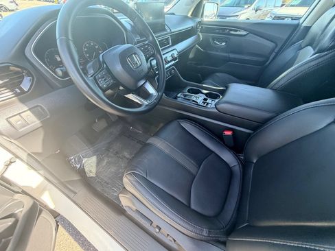 Used 2025 Honda Pilot EX-L image 15