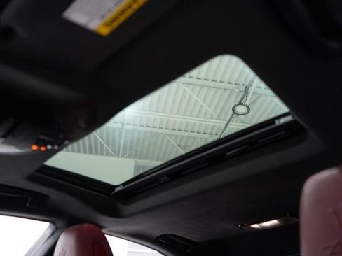 Used 2022 Maserati Ghibli Trofeo image 18