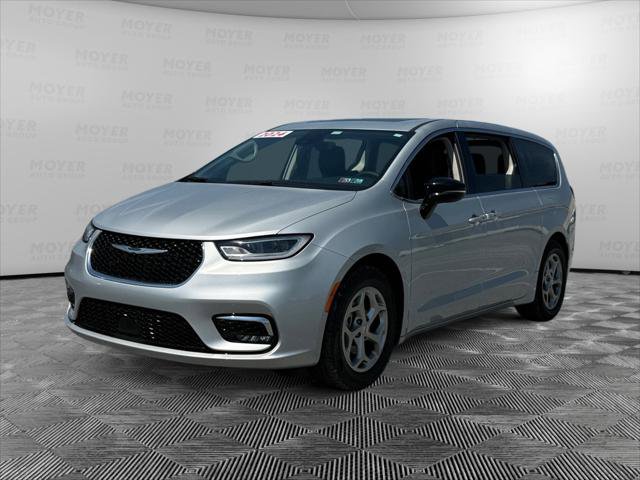 Certified 2024 Chrysler Pacifica Limited FWD image 1