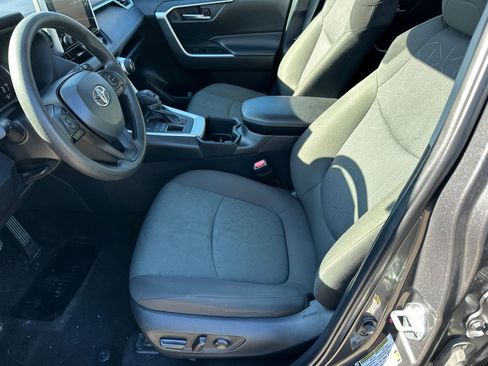 Used 2023 Toyota RAV4 XLE image 9