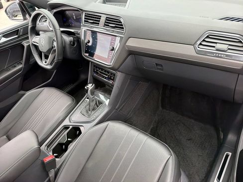 Certified 2024 Volkswagen Tiguan SE R-Line FWD image 27
