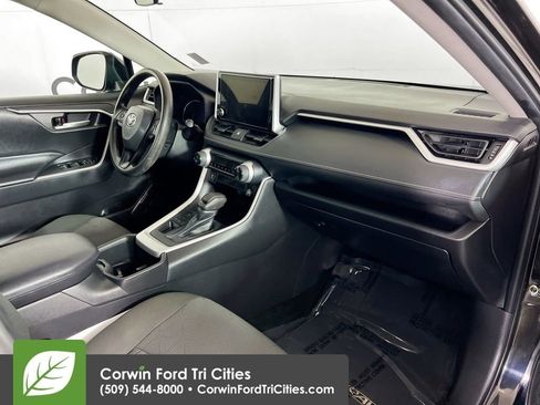 Used 2023 Toyota RAV4 XLE image 28