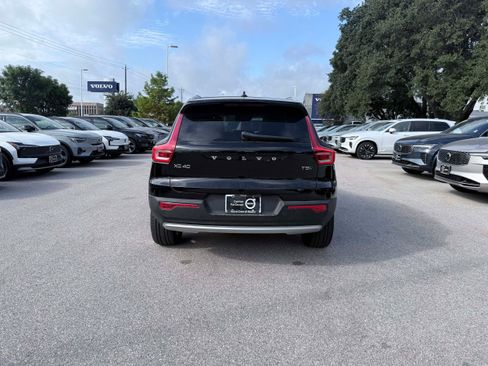 Used 2020 Volvo XC40 T5 Momentum w/ Protection Package AWD/4WD image 5