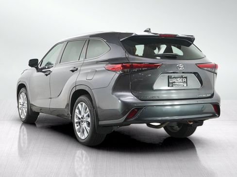 Used 2023 Toyota Highlander Limited AWD/4WD image 3