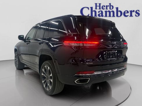 Used 2022 Jeep Grand Cherokee Overland image 3