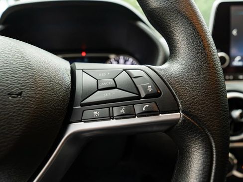 Used 2025 Nissan Sentra SV FWD image 31