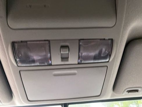 Used 2021 Nissan Frontier SV image 26