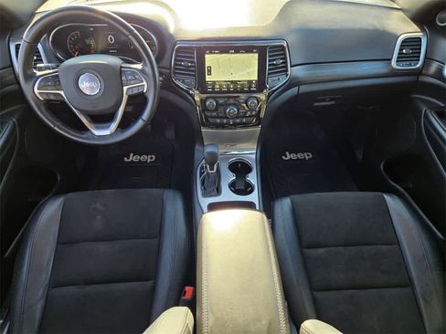 Used 2021 Jeep Grand Cherokee Laredo X image 12