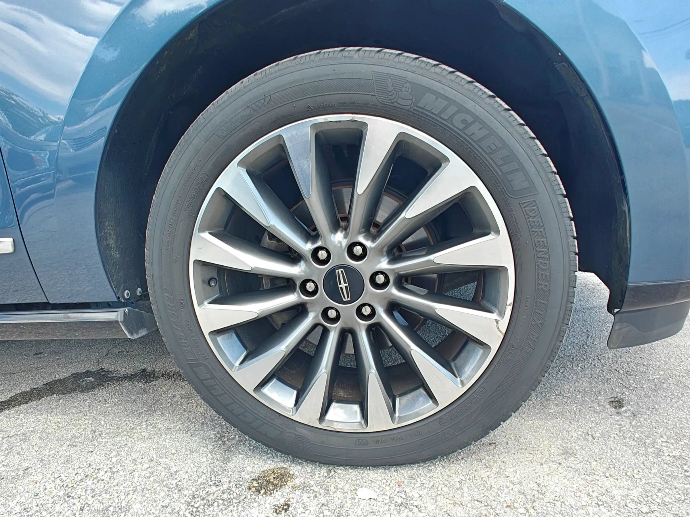 Used 2019 Lincoln Navigator Select RWD image 35