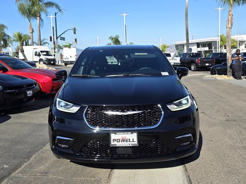New 2026 Chrysler Pacifica Select image 7