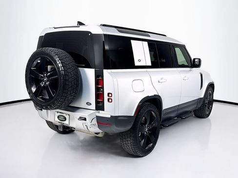 Certified 2023 Land Rover Defender 110 SE AWD/4WD image 5