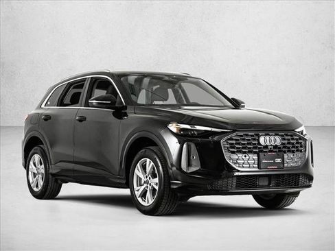 Certified 2025 Audi Q5 Premium w/ Convenience Package image 3