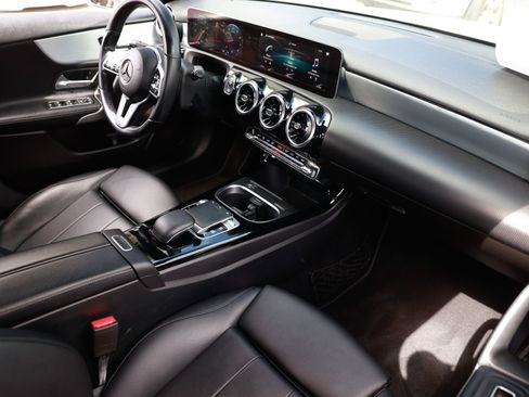 Used 2019 Mercedes-Benz A 220 image 21