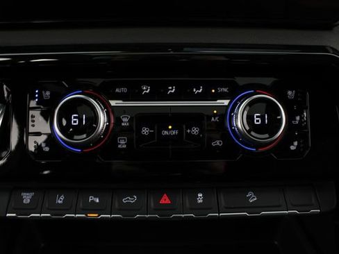 New 2026 GMC Sierra 2500 AT4 w/ AT4 Premium Plus Package AWD/4WD image 8