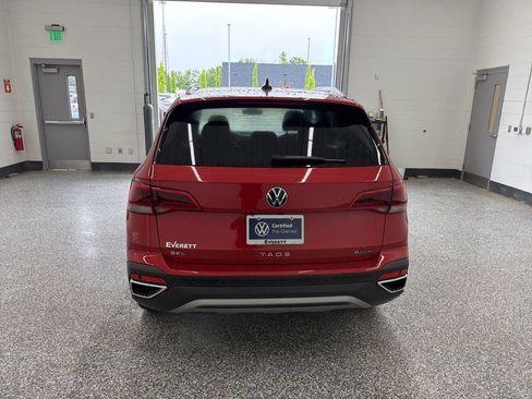 Certified 2024 Volkswagen Taos SEL AWD/4WD image 4