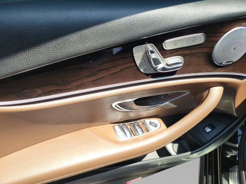 Used 2019 Mercedes-Benz E 300 image 12
