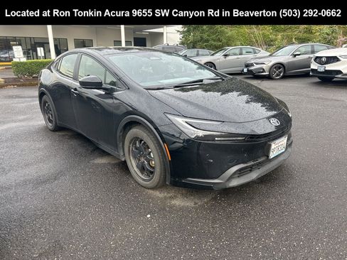 Used 2024 Toyota Prius LE image 1