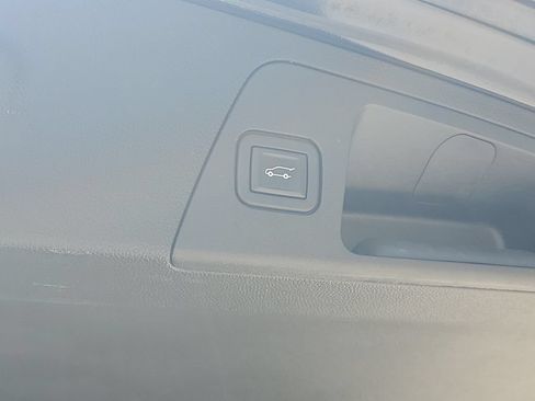 Used 2020 Buick Envision Essence w/ LPO, Interior Luxury Package FWD image 13