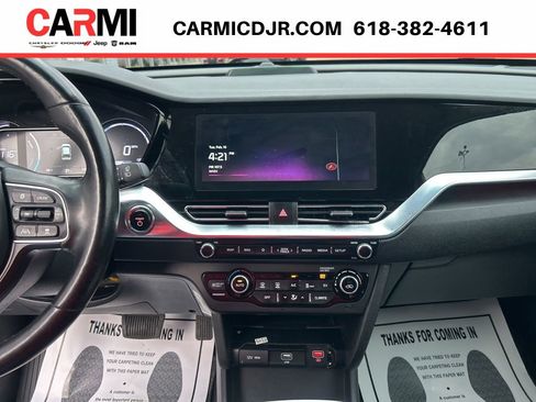 Used 2022 Kia Niro EX Premium w/ Cold Weather Package FWD image 23