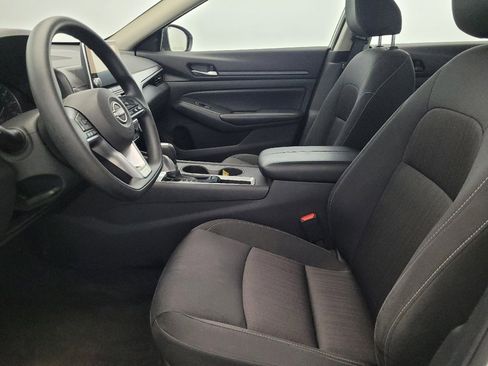 Used 2025 Nissan Altima 2.5 SV FWD image 17