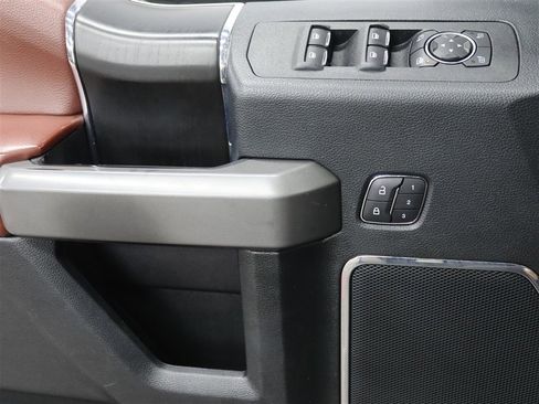 Used 2019 Ford F150 Platinum w/ Technology Package image 38