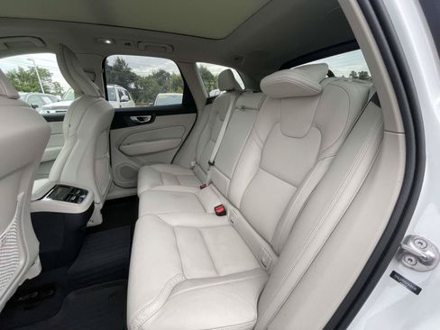 Certified 2024 Volvo XC60 B5 Ultimate w/ Protection Package Premier AWD/4WD image 13