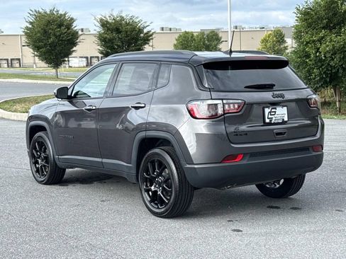 Used 2023 Jeep Compass Latitude AWD/4WD image 27