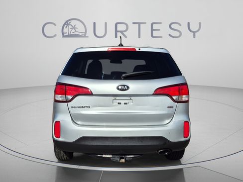 Used 2015 Kia Sorento LX FWD image 4