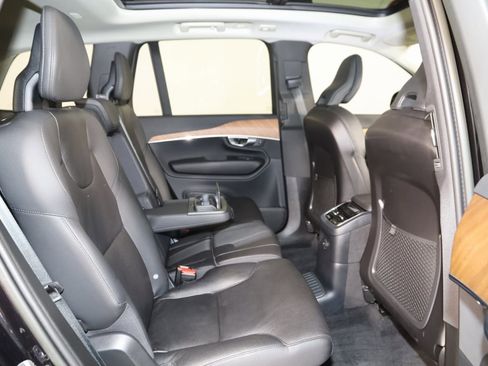 Used 2023 Volvo XC90 T8 Plus image 17