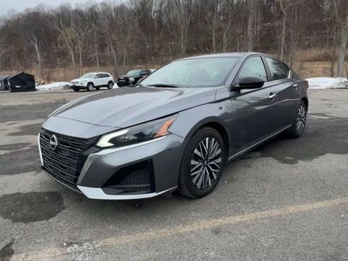 Used 2024 Nissan Altima 2.5 SV image 4