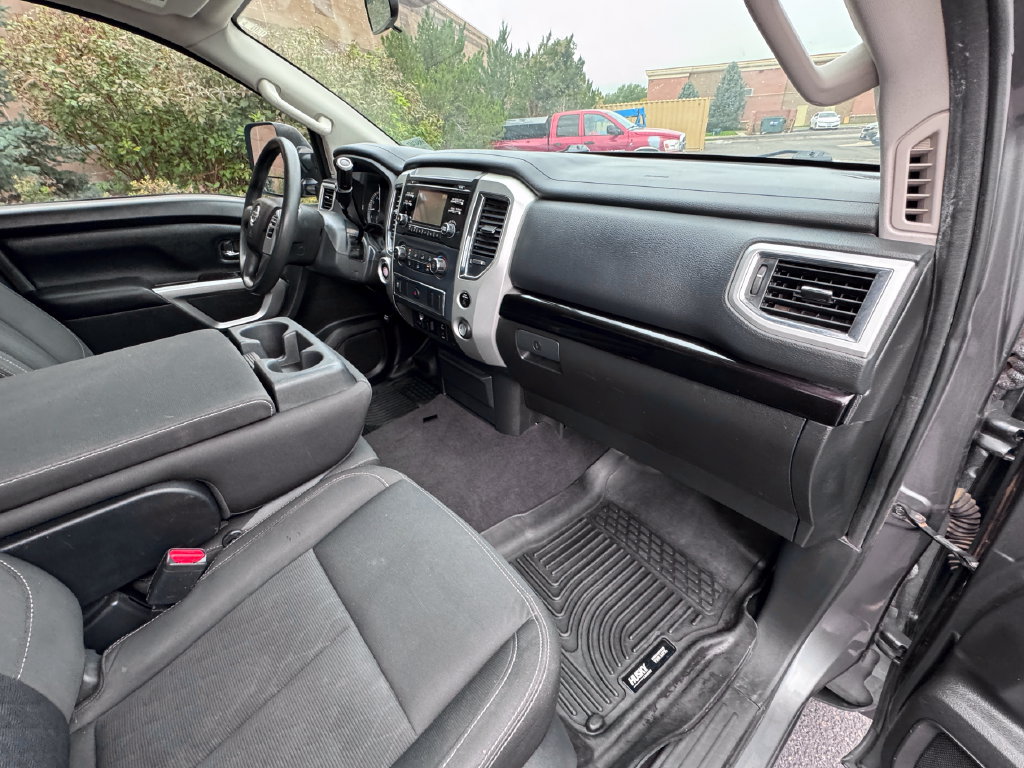Used 2017 Nissan Titan SV RWD image 29