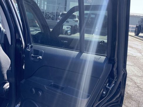 Used 2014 Jeep Patriot Sport FWD image 20