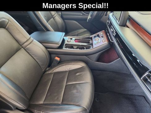 Used 2023 Lincoln Aviator Reserve w/ Equipment Group 201A RWD image 16