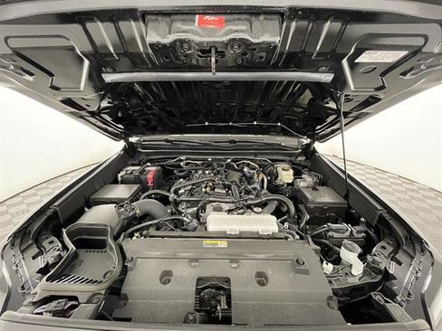 Certified 2025 Toyota Tacoma SR5 w/ SR5 Upgrade Package AWD/4WD image 20