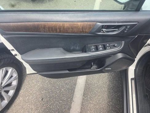Used 2017 Subaru Outback 3.6R Limited AWD/4WD image 7