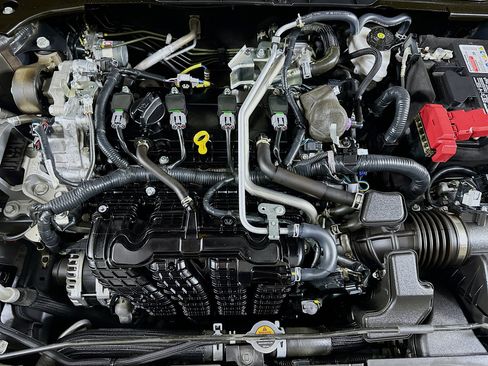 Used 2025 Nissan Altima 2.5 SV image 30