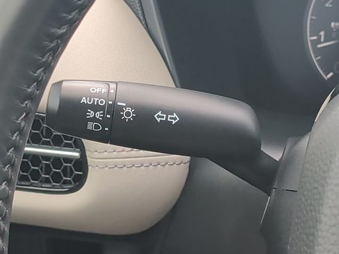 Used 2024 Honda HR-V EX-L image 29