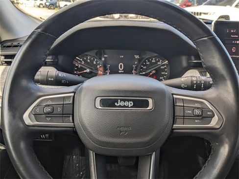 Used 2022 Jeep Compass Latitude image 21