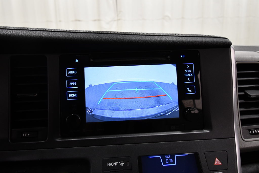 Used 2017 Toyota Sienna XLE Premium FWD image 27