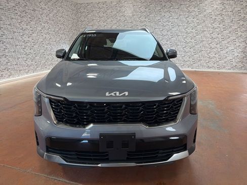 Used 2024 Kia Sorento S AWD/4WD image 2