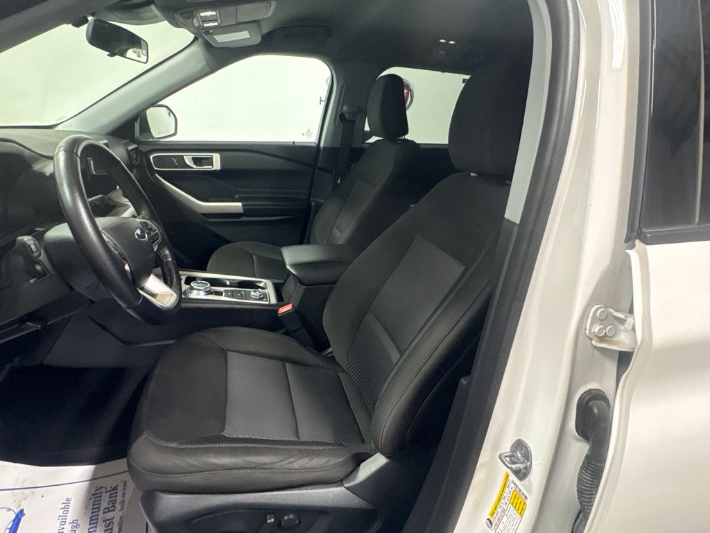 Used 2023 Ford Explorer XLT AWD/4WD image 22