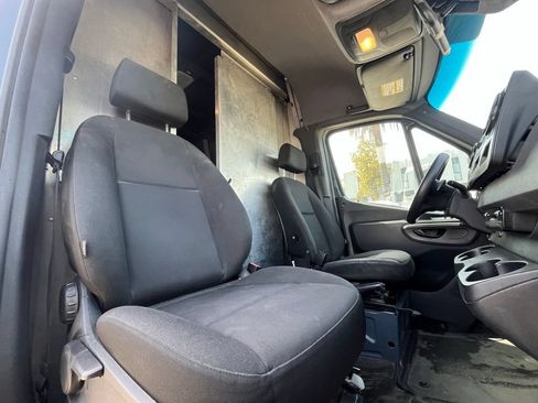 Used 2019 Mercedes-Benz Sprinter 144 image 16