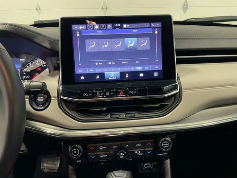 Used 2022 Jeep Compass Limited image 29